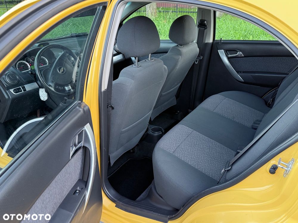 Chevrolet Aveo - 12
