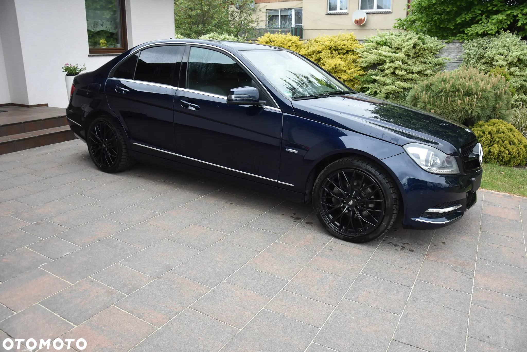 Mercedes-Benz Klasa C 200 CGI BlueEff Avantgarde - 9