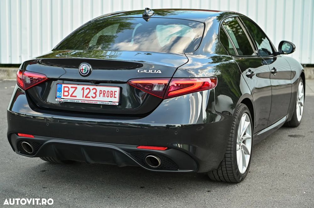 Alfa Romeo Giulia 2.0 Turbo RWD AT8 Super - 27