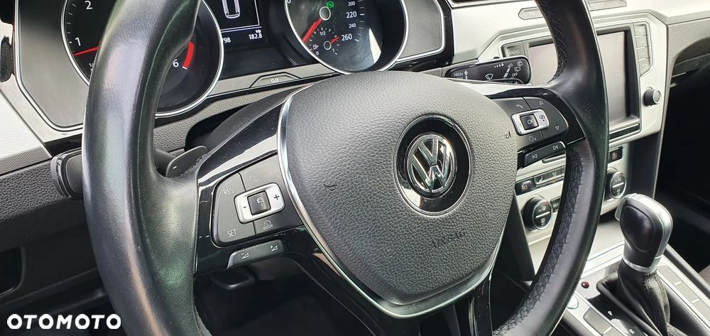 Volkswagen Passat 2.0 TDI SCR (BlueMotion Technology) DSG Highline - 31