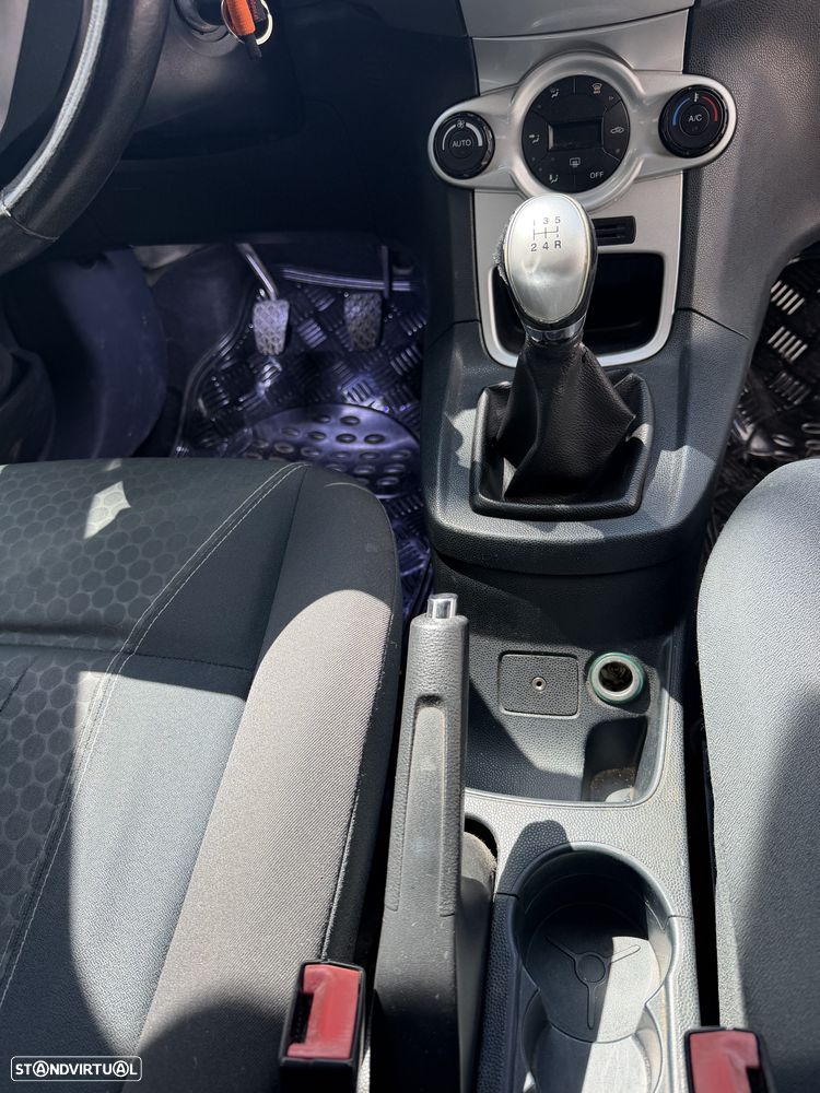 Ford Fiesta - 11