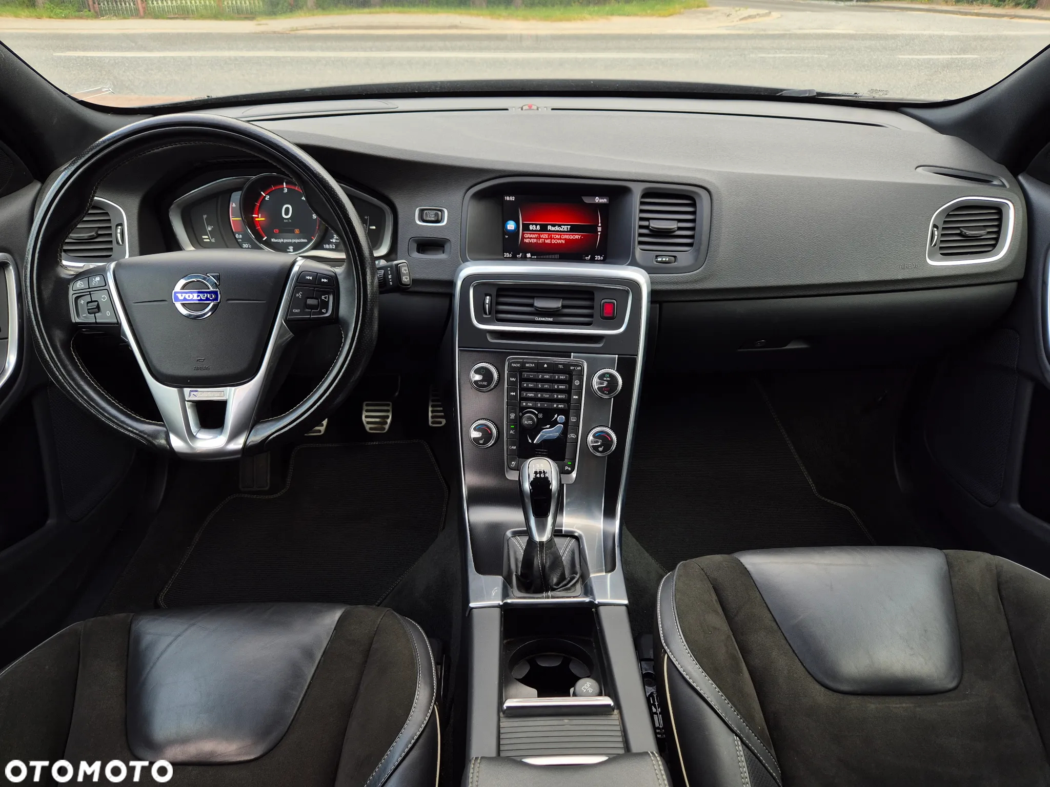Volvo V60 D3 Drive-E R-Design Kinetic - 18