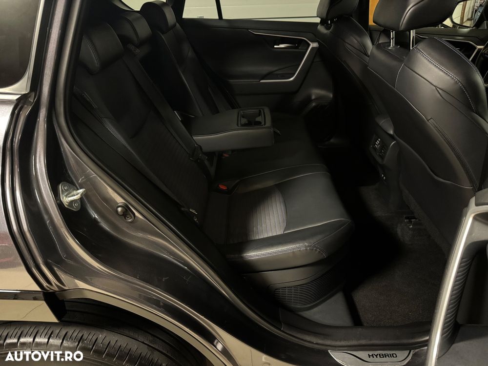 Toyota RAV4 2.5 4x4 Team Deutschland - 27