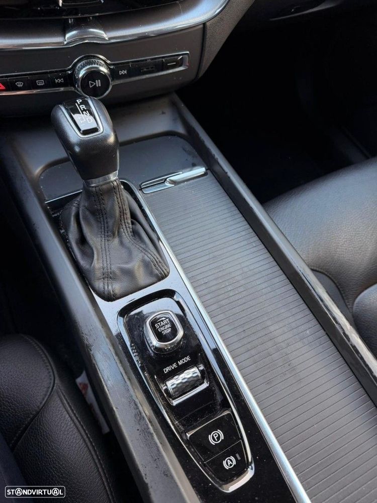 Volvo XC 60 2.0 D4 Inscription AWD Geartronic - 14