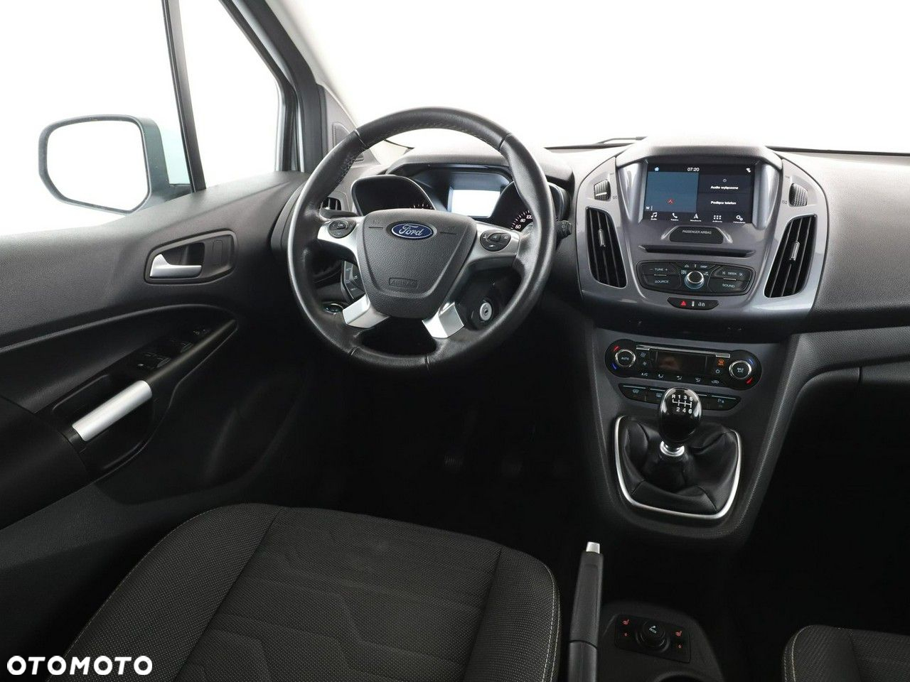 Ford Tourneo Connect Grand - 16