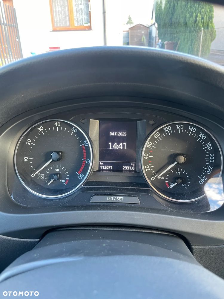 Skoda RAPID Spb 1.2 TSI Ambition - 14