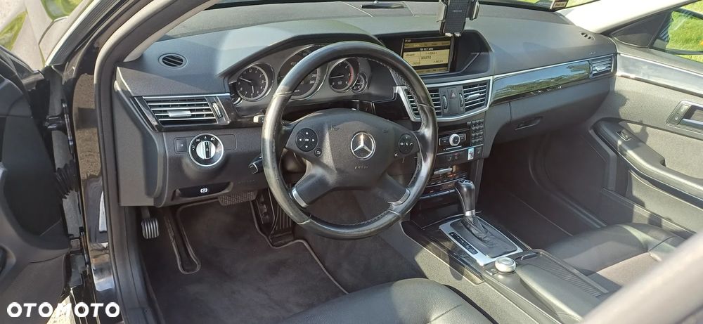 Mercedes-Benz Klasa E 220 CDI DPF BlueEFFICIENCY Automatik Avantgarde - 13