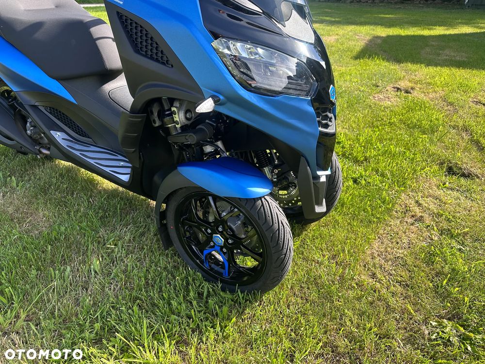 Piaggio MP-3 - 9