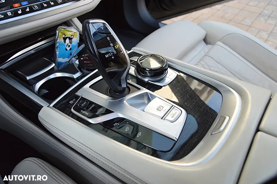 BMW Seria 7 740Ld xDrive - 38
