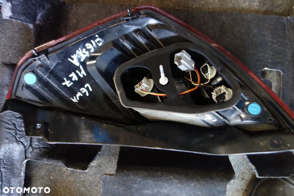 LAMPA LEWY TYŁ FORD FIESTA MK7 - 4