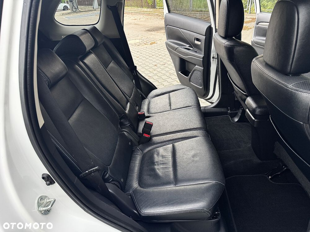 Mitsubishi Outlander 2.2 DI-D 4WD Automatik Top - 21