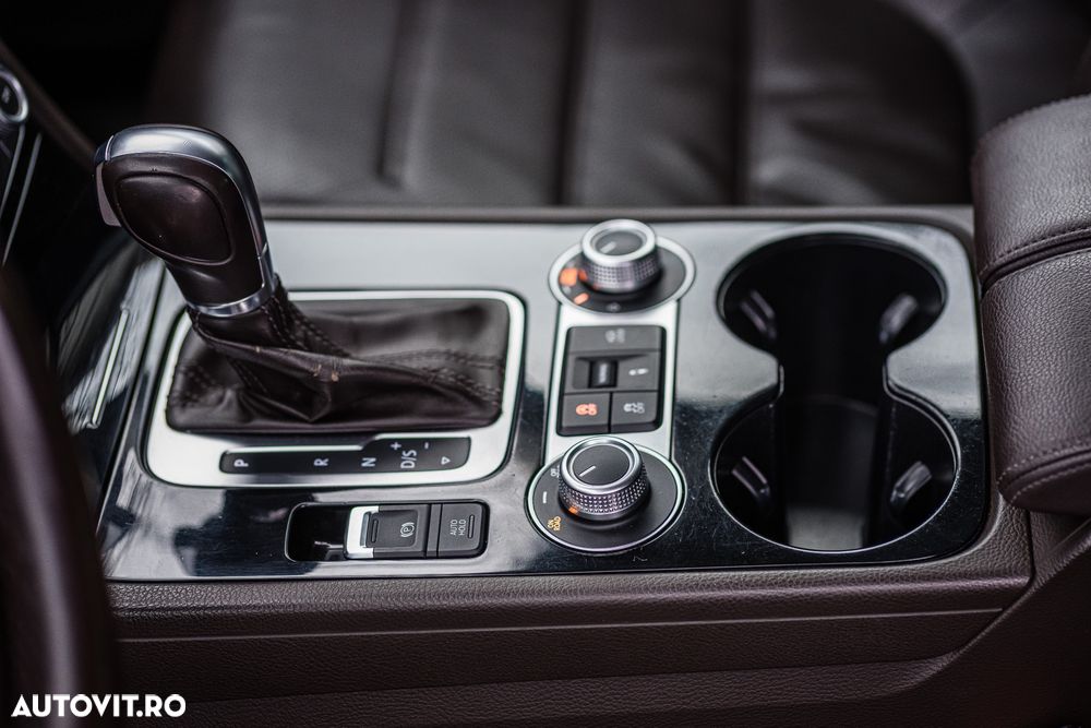 Volkswagen Touareg 3.0 V6 TDI BMT - 19