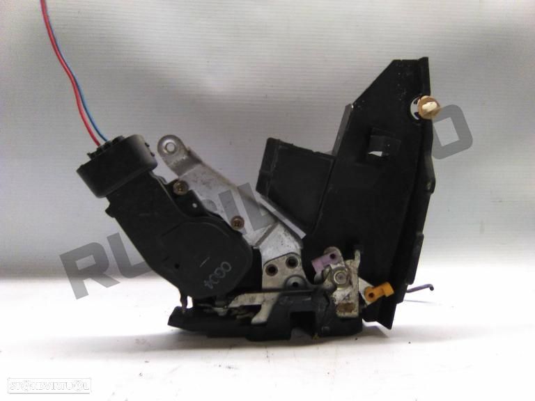 Fechadura Porta Direita  Toyota Corolla Viii (e110) [1995_2002] - 2