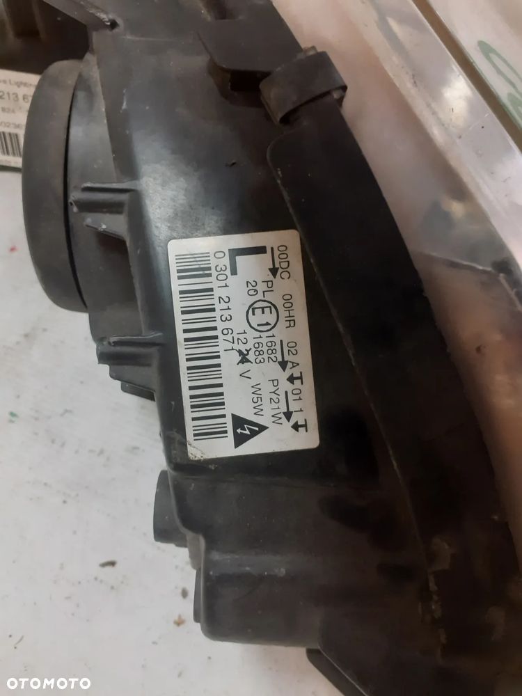 .  PRZOD PRZEDNIA LAMPA PEUGEOT 407 SEDAN KOMBI XENON USZKODZONA - 3