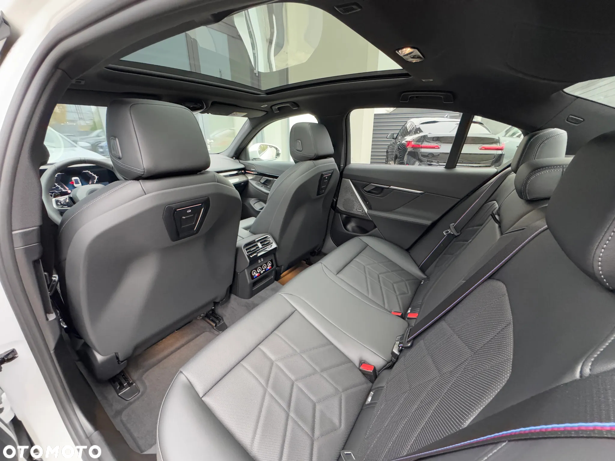 BMW Seria 5 520d xDrive - 23