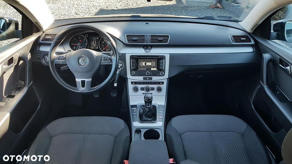 Volkswagen Passat - 16