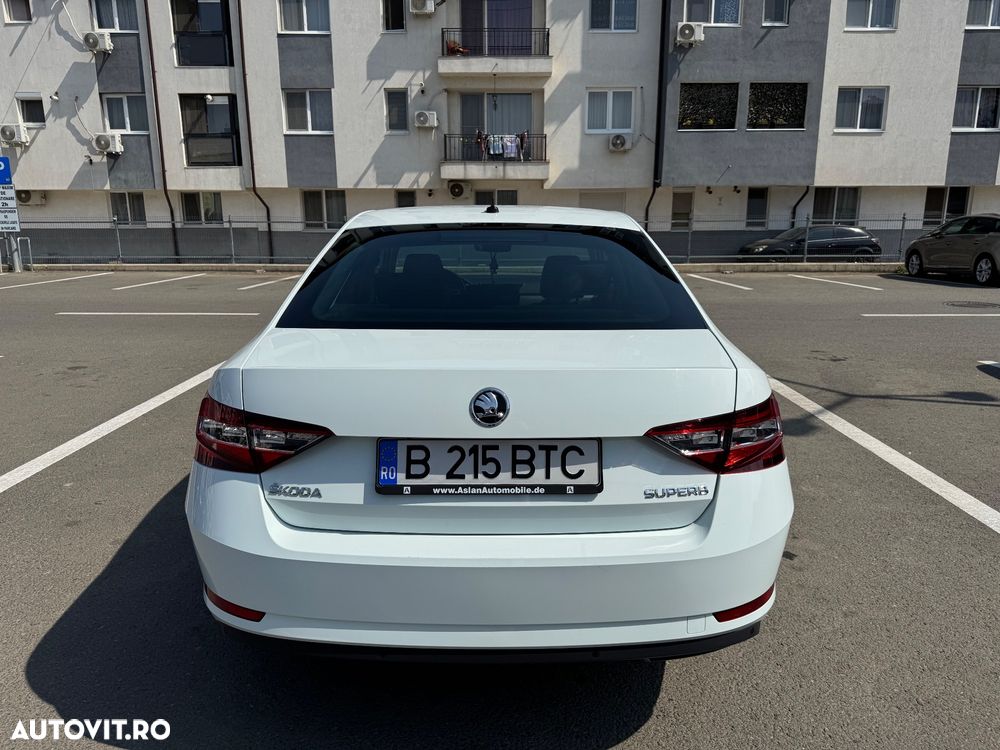 Skoda Superb 2.0 TDI DSG Style - 17