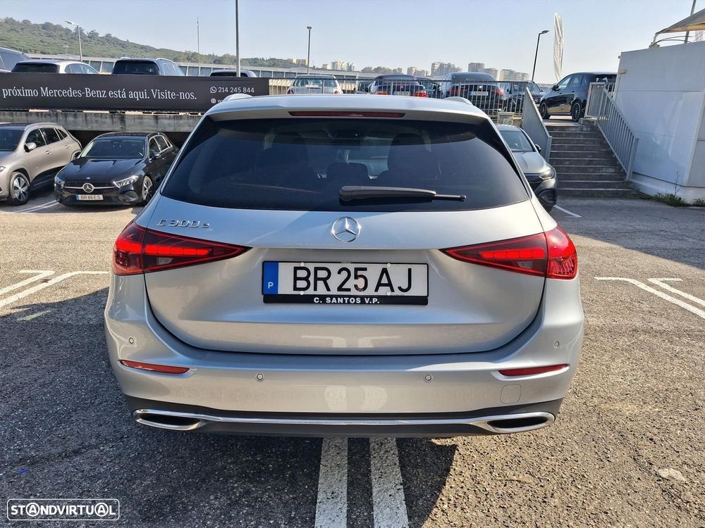 Mercedes-Benz C 300 e Avantgarde — fotografia 6