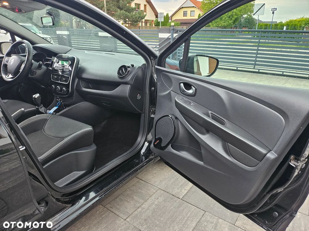 Renault Clio 1.2 16V 75 LIMITED - 21