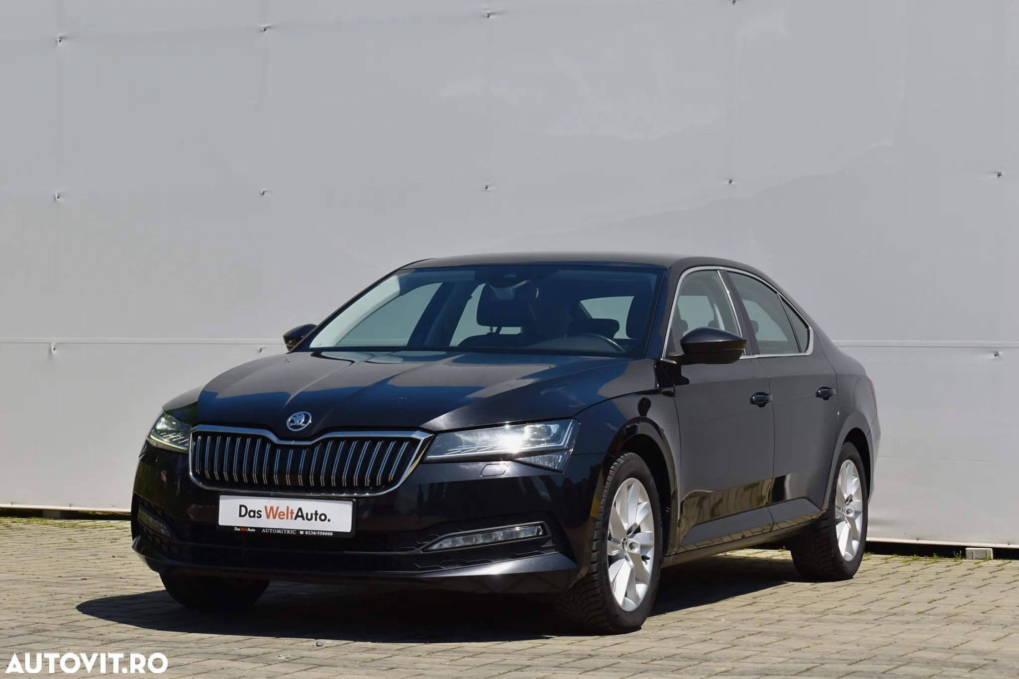Skoda Superb 2.0 TDI DSG Ambition - 1