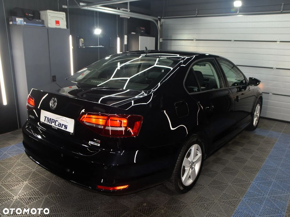 Volkswagen Jetta - 31