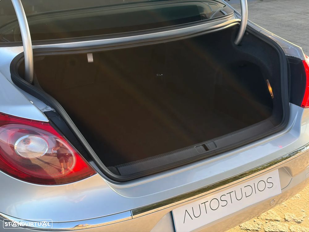 VW Passat CC 2.0 TDi BlueMotion - 35
