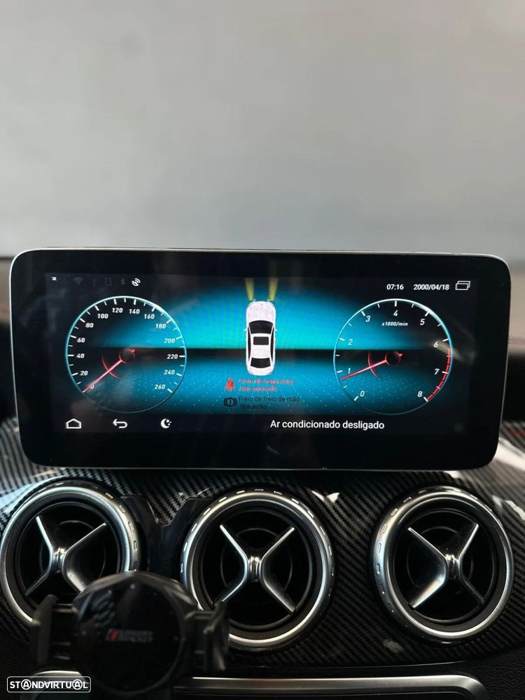 Mercedes-Benz GLA 45 AMG 4-Matic - 12