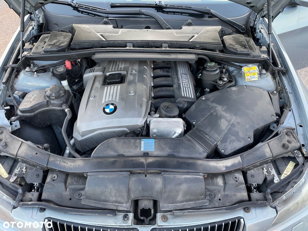 BMW Seria 3 325xi - 12