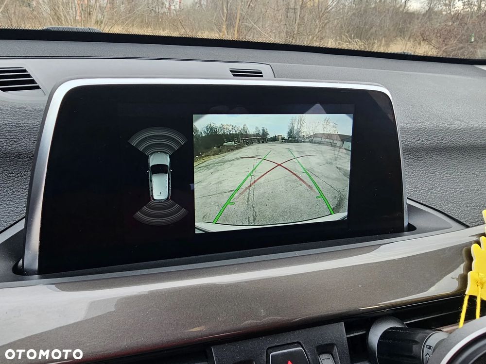 BMW X1 sDrive18d xLine - 33