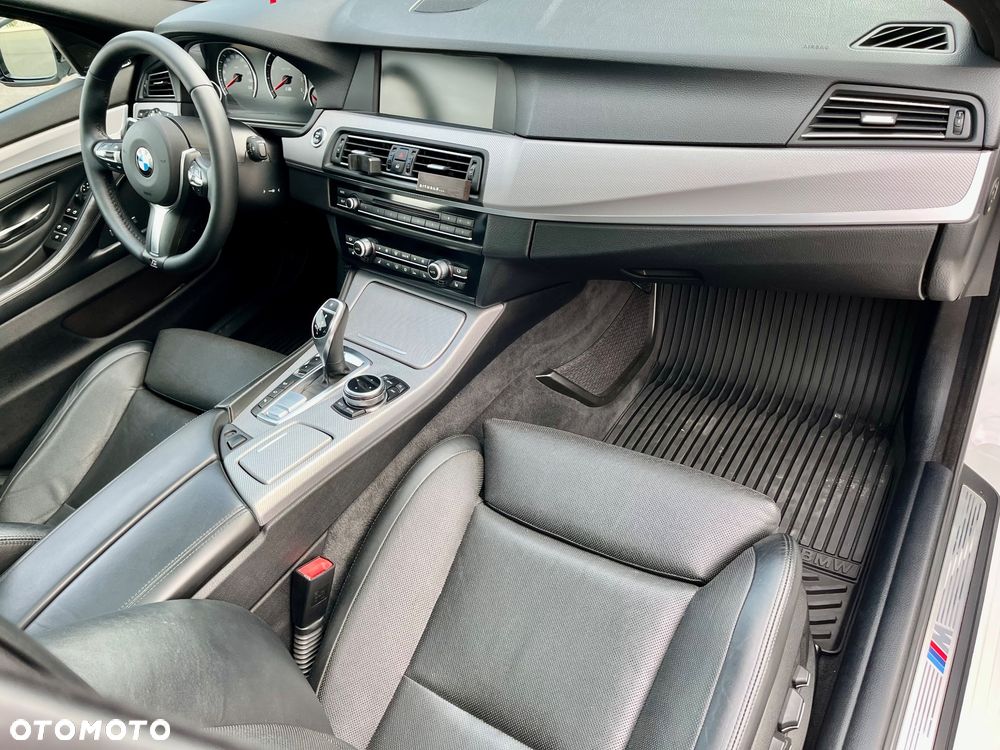 BMW Seria 5 550i xDrive Sport-Aut - 25