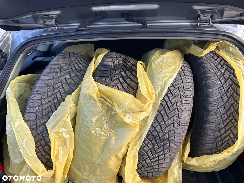 Toyota Avensis 2.0 D-4D - 11