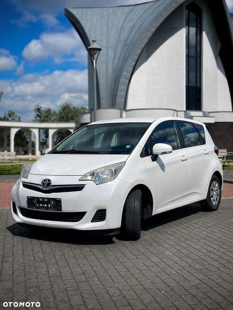 Toyota Verso S 1.4 D-4D Premium - 2