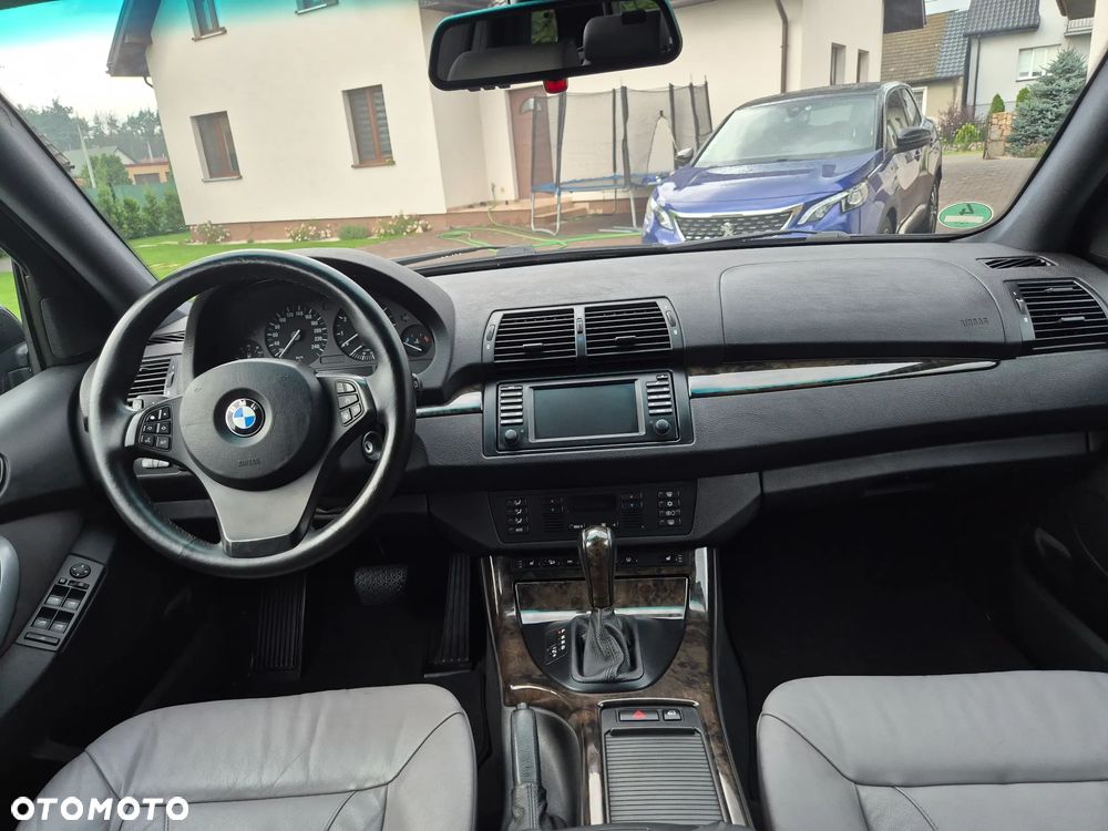BMW X5 4.4i - 16
