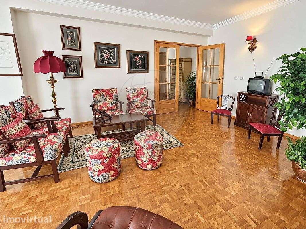 Apartamento T2 para arrendamento - Grande imagem: 2/6