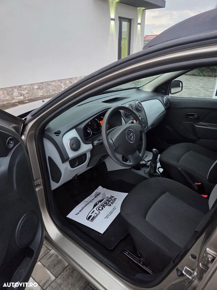 Dacia Logan 1.2 16V 75 Ambiance - 13