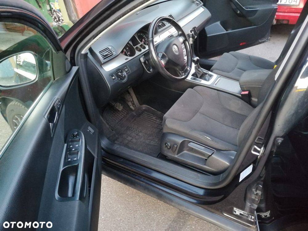 Volkswagen Passat 2.0 TDI Individual - 12