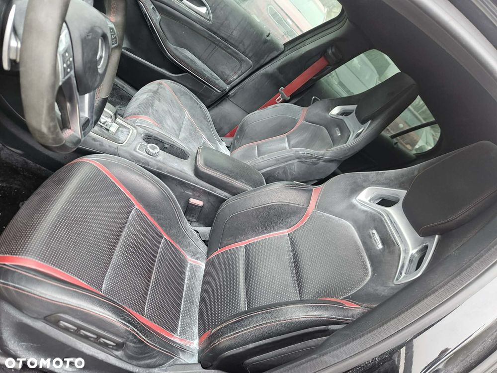 Mercedes-Benz GLA 45 AMG 4-Matic - 12