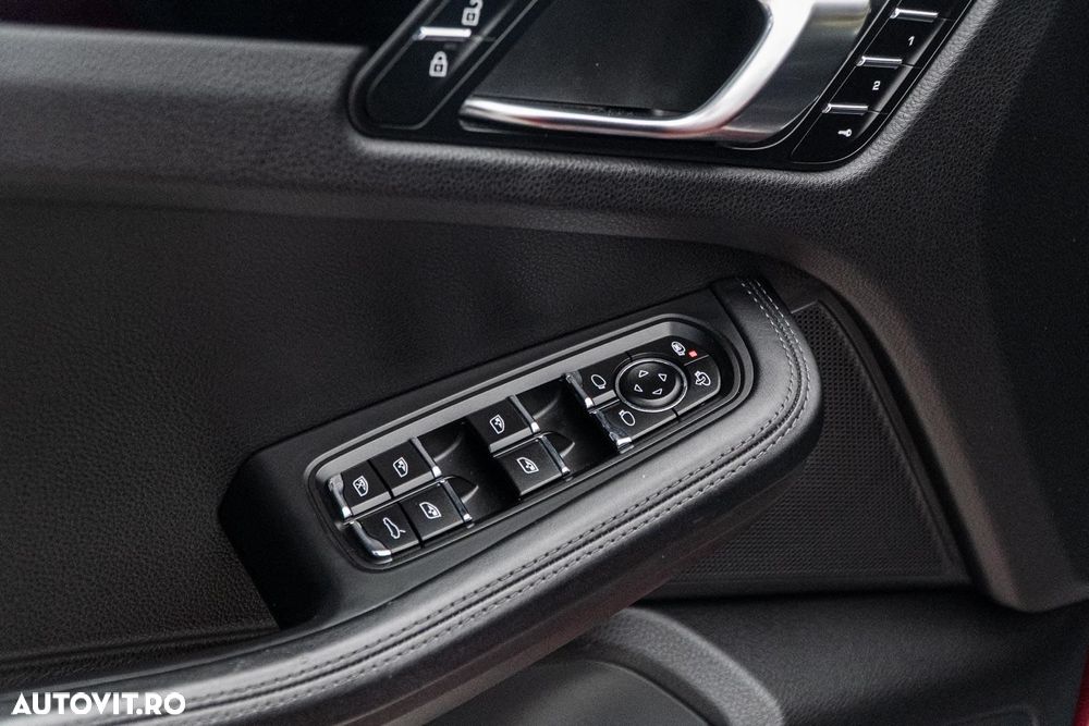 Porsche Macan S - 37