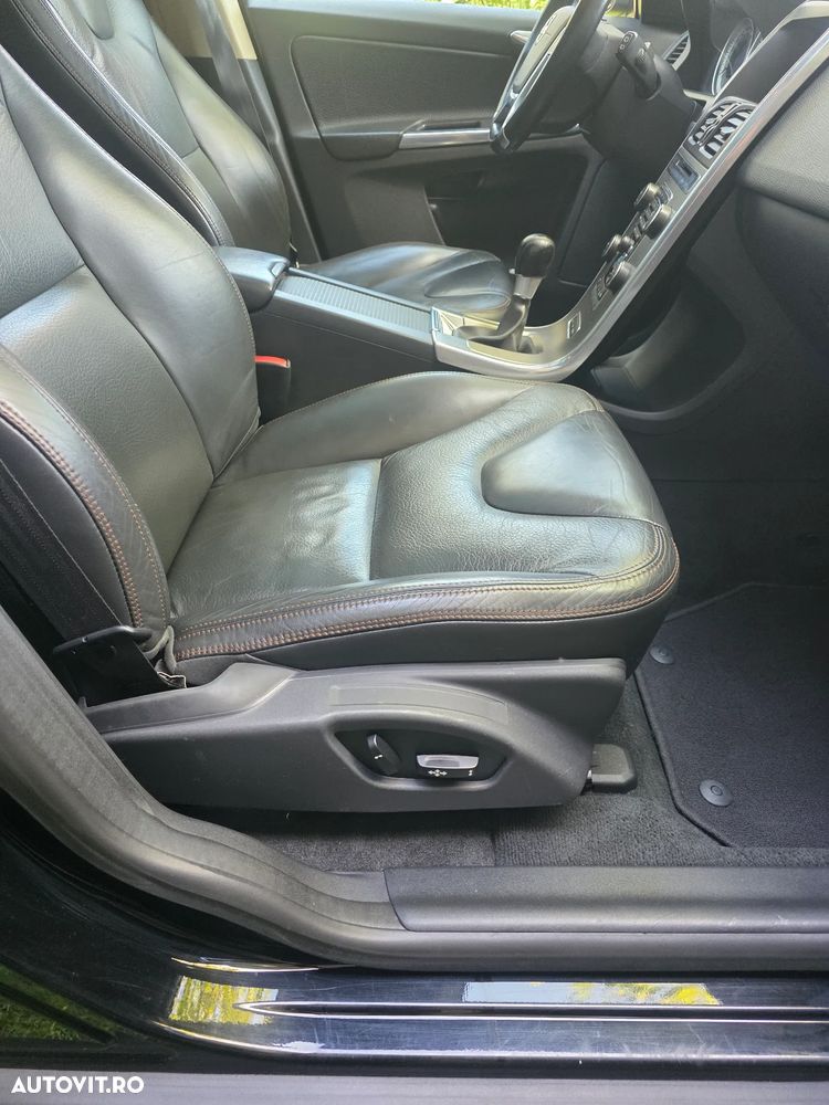 Volvo XC 60 D5 AWD Edition Pro - 9