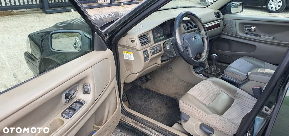 Volvo V70 2.4 - 21
