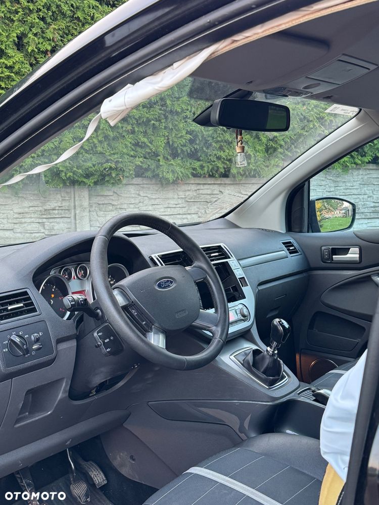 Ford Kuga - 18