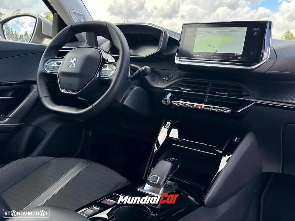 Peugeot 2008 1.5 BlueHDi Allure Pack EAT8 - 24