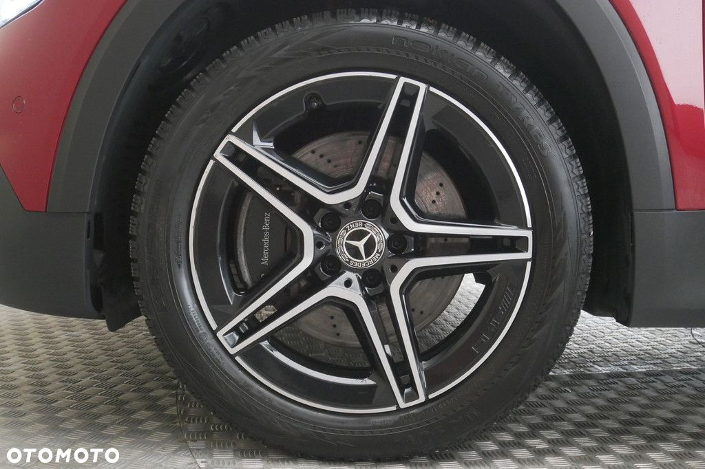 Mercedes-Benz GLB - 14