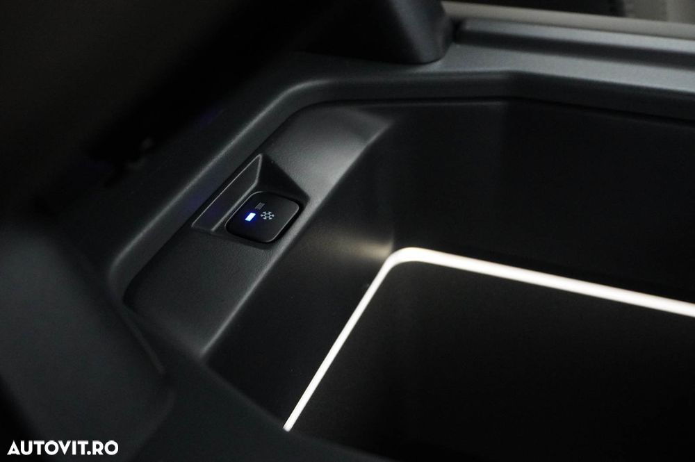 Land Rover Defender 110 3.0D 250 MHEV Hard Top X-Dynamic SE - 33