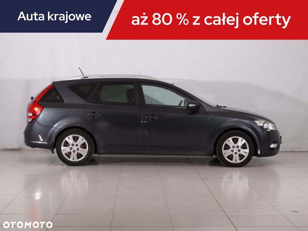 Kia Ceed - 8