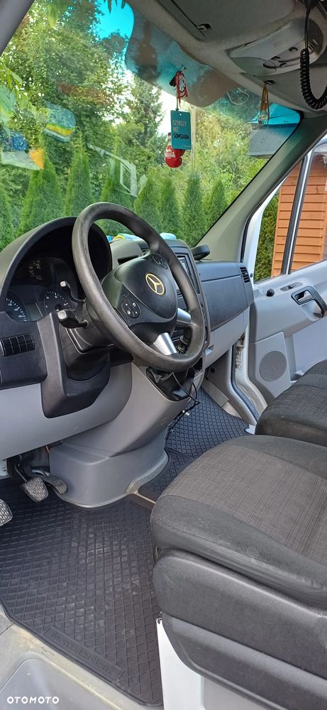 Mercedes-Benz 906 - 13