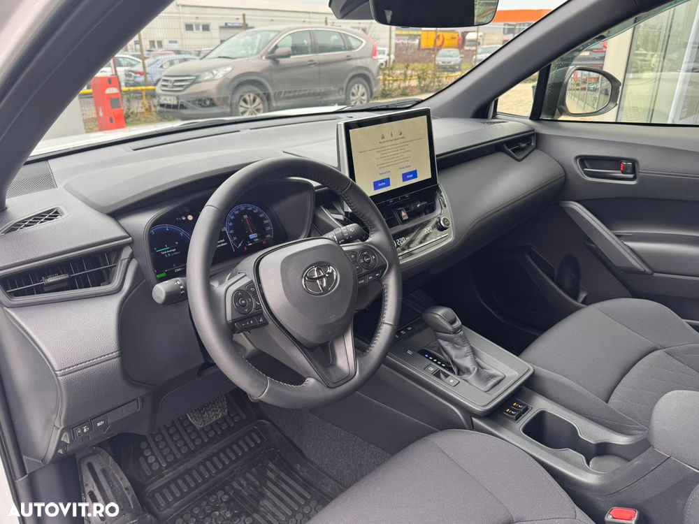 Toyota Corolla Cross - 12