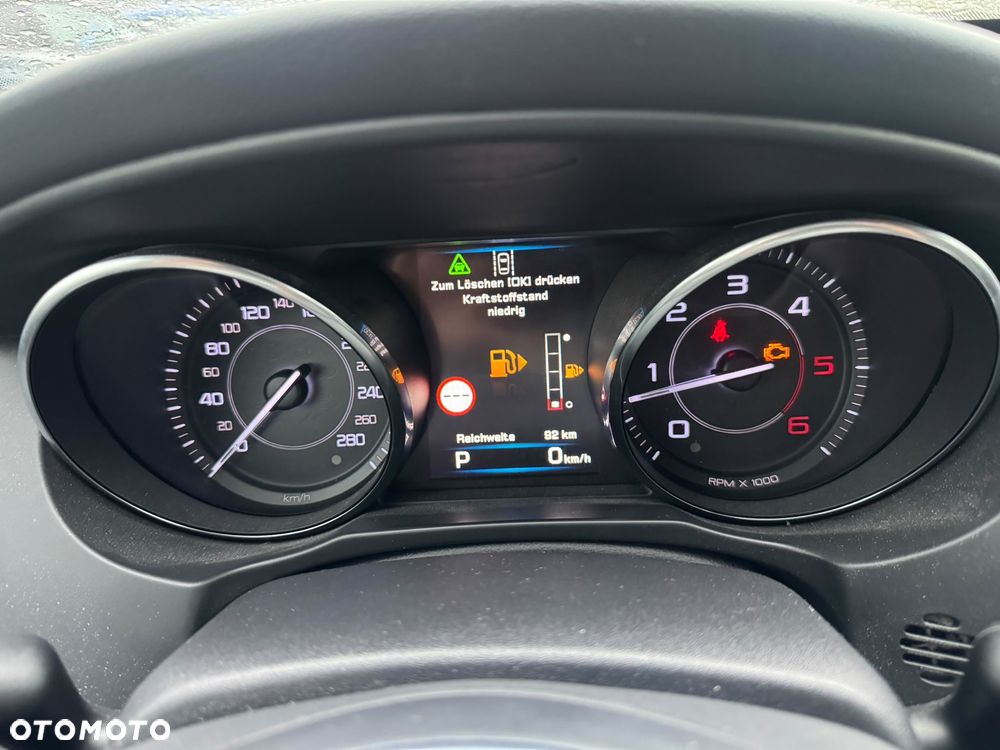 Jaguar XE 20d R-Sport - 11