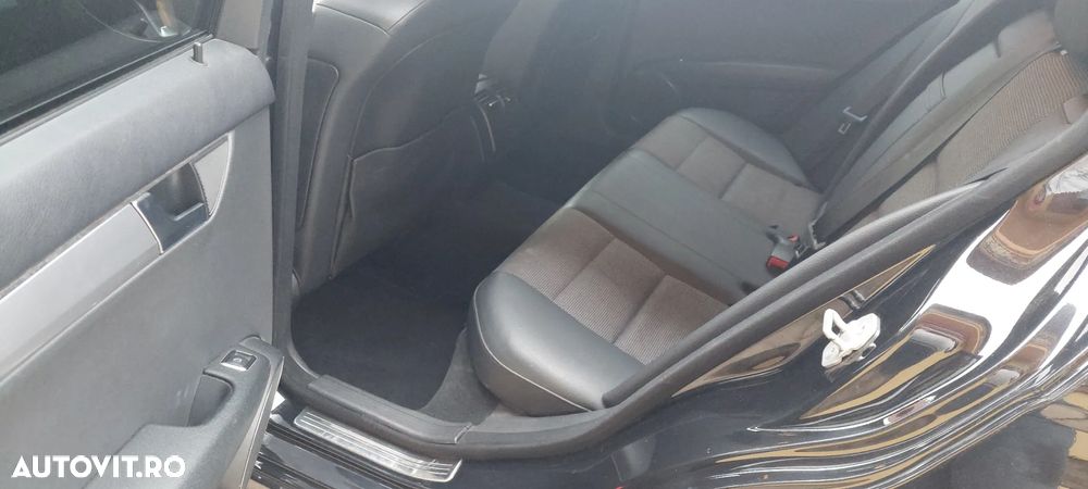 Mercedes-Benz C 180 CDI DPF (BlueEFFICIENCY) Avantgarde - 15