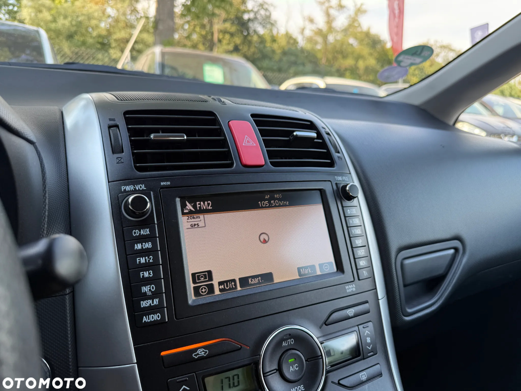 Toyota Auris 1.8 HSD Luna - 32